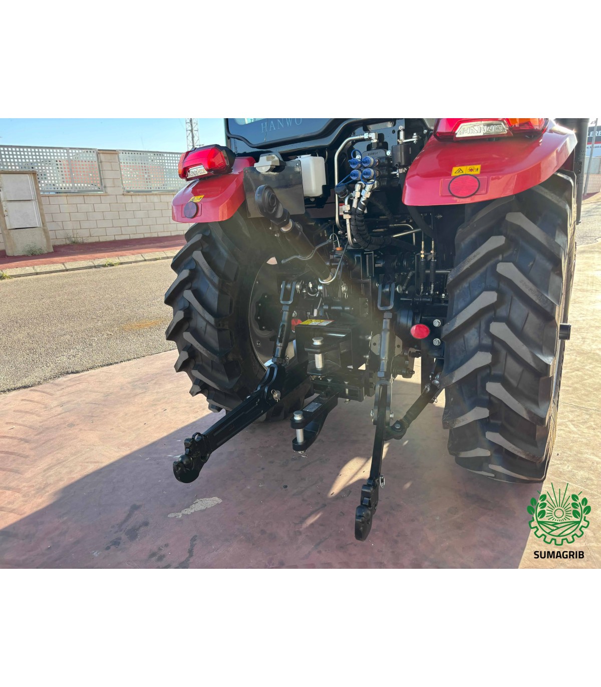 HANWO 75CV CON CABINA Y PALA