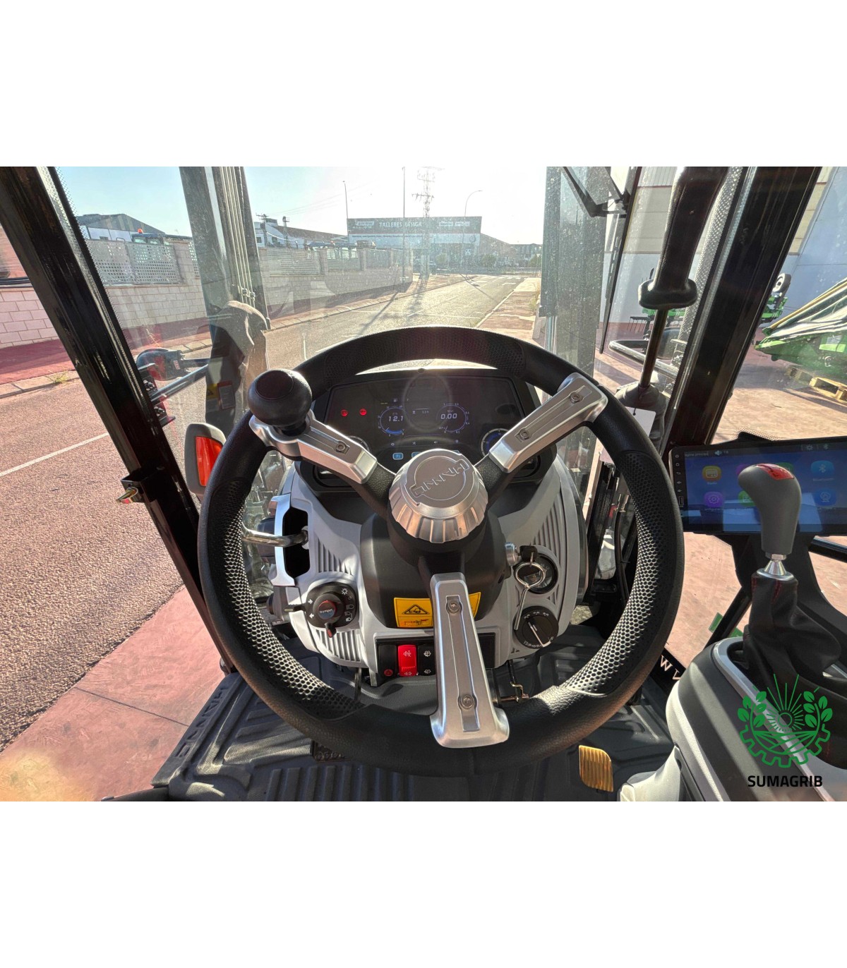 HANWO 75CV CON CABINA Y PALA