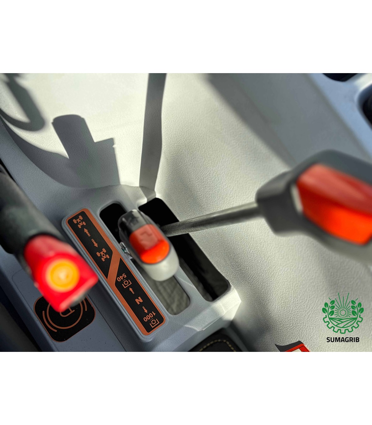 HANWO 75CV CON CABINA Y PALA